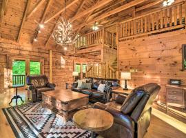 Serene Lewisburg Lakefront Retreat with Dock, hotel en Lewisburg
