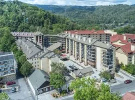 Heart of Gatlinburg, sleep 6-8