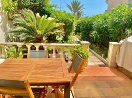 Cannes - Beachfront with private garden - Palm Beach Croisette, hotel in Cannes