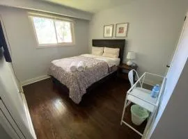 Yonge and Finch Subway !P Cozy & Quiet Private Bdr with Private Bathroom
