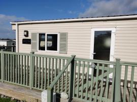 Snowdonia Sunbeach Holiday Sea and Mountain view, hotel con parking en Llwyngwril
