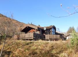 Nice Home In Straumgjerde With Wifi, cottage in Brunstad