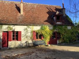 Charming Home by River Allier Hiking Trails, hotel v destinaci Le Veurdre
