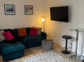 Central Inverness flat close to hospital and UHI, hotel di Inshes