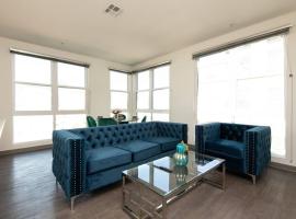 Centrally Located Apartments with Free parking, apartment in Glendale