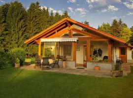 Ferienhaus Hütter, hotel v destinácii Neuschonau