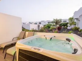 fuerteventuravv-com JACUZZI AMARILLO VV - Solarium