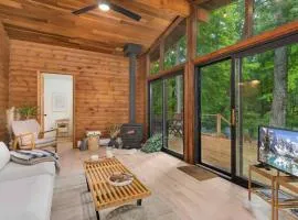 Black River Haus - Scandinavian Riverfront Cabin Muskoka