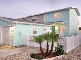 Seaglass Shores, steps to the beach, holiday home in Cape Canaveral