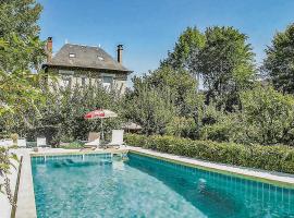 Awesome Home In Terrasson-lavilledieu With 5 Bedrooms, Wifi And Outdoor Swimming Pool, hotel na may parking sa Terrasson