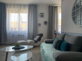 38 Maison entière,place de parking et garage pour moto velo a la demande, vila v destinaci Dunkerque