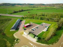 Hôtel MAAS, hotel v destinaci Montigny-le-Roi