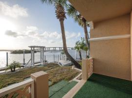 Daytona Beach Luxury Waterfront Retreat 103, familiehotel in Port Orange