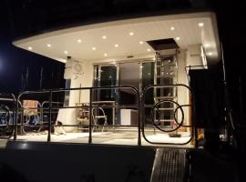 Loc de cabines sur Yacht, hôtel à Gruissan