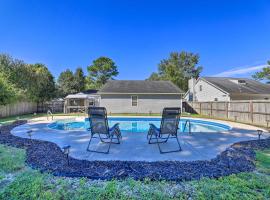 Pet-Friendly Jacksonville Home with Fenced Yard, hotel in Jacksonville