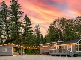 Eureka Tiny Home with Hot Tub and Community Beach!
