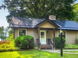 Custom-Built Lakefront Cottage with Spacious Yard!