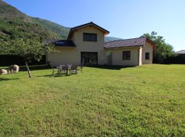 Grande villa contemporaine proche randonn&eacute;e et ski