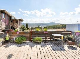 Si-Har Chalets, hotel u gradu Nimrod