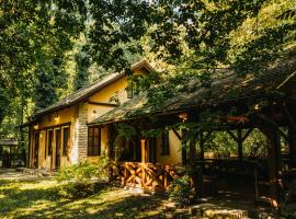 Forest House, cabana o cottage a Palić