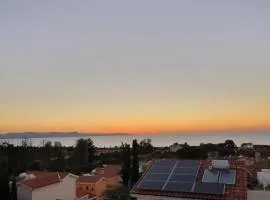 Fab Sea and Mountain View Villa, walking distance from the Sandy Beach