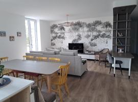 Superbe appartement T3 au centre plage .Parking, huoneisto kohteessa Hendaye