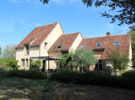 LES DENISOTS 12/14 PERS PISCINE PRIVEE – hotel w mieście Lavau