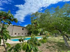 Exclusive Pool-open All Year-spoleto Biofarm-slps 8-village shops, bar1 km 4, hotel en Poreta