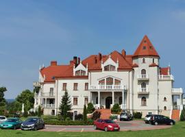 Pałac Koronny Noclegi & Wypoczynek, hotel que admite mascotas en Wodzisław