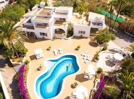 Gorgeous Villa near Ibiza centre, feriehus i Santa Eularia des Riu