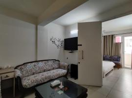FACULTY HOUSE- Cosy Lounge Near Expo Mart, heimagisting í Greater Noida