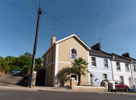 Upton House - Charming 4-bedroom home in Torquay, căsuță din Torquay