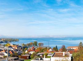 Haus4Zimmer - Luxus mit Blick über den Bodensee - mit Garage, ξενοδοχείο στο Μπρέγκεντζ