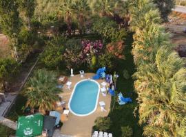 Luxury Villa with pool, מלון עם חניה בדורס