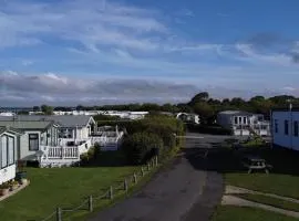 2 bedroom static caravan on quiet park near Caernarfon & Snowdonia