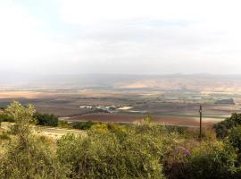אירוח פינת חן, hotel v destinaci Ramot Naftali
