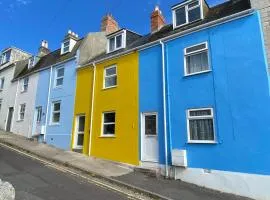 Yellow Cottage near Chesil Beach