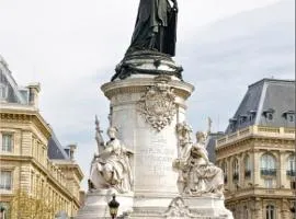 Gorgeous place, center Paris ,close to Louvre Meusm and Eiffel Tour
