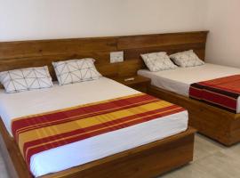 Sun Rise Family Resort - Anuradhapura, hotel con parking en Anuradhapura