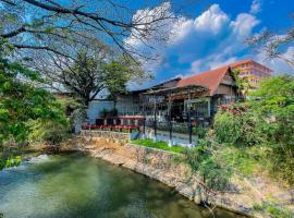 ํ์ด์ ์์นํ ํธํ
Rimtarn Hotel Pakchong