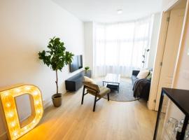 Dearly 1 Bedroom Serviced Apartment 56m2 -NB306D-, íbúð í Rotterdam