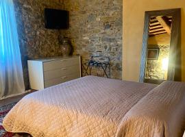 Room in BB - Sottotono Agriturismo with swimming pool on Florence surrounded by greenery, pensionat i Carmignano