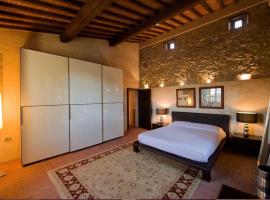 Room in BB - L Agriturismo Sottototno located in the heart of Tuscan nature, hotel in Carmignano