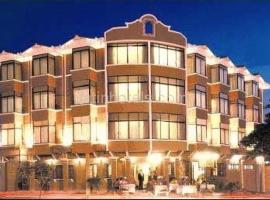 Puerta De Hierro Hotel, Hotel in Santa Cruz de la Sierra