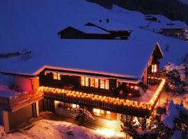 Chalet Alten KL0STERS, villa in Klosters Dorf
