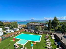 Hotel Puccini – hotel w mieście Peschiera del Garda