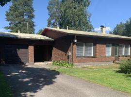 Omakotitalo 100m2, 3 makuuhuonetta Joensuu、ヨエンスーのバケーションレンタル