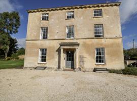 Rockstowes House, hotel in Dursley