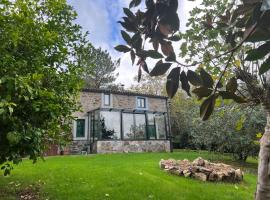 Miramar Suites Casa Rural Lambre, country house in A Coruña