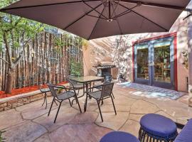 Large Santa Fe Townhouse with Private Patio!, holiday home in Santa Fe